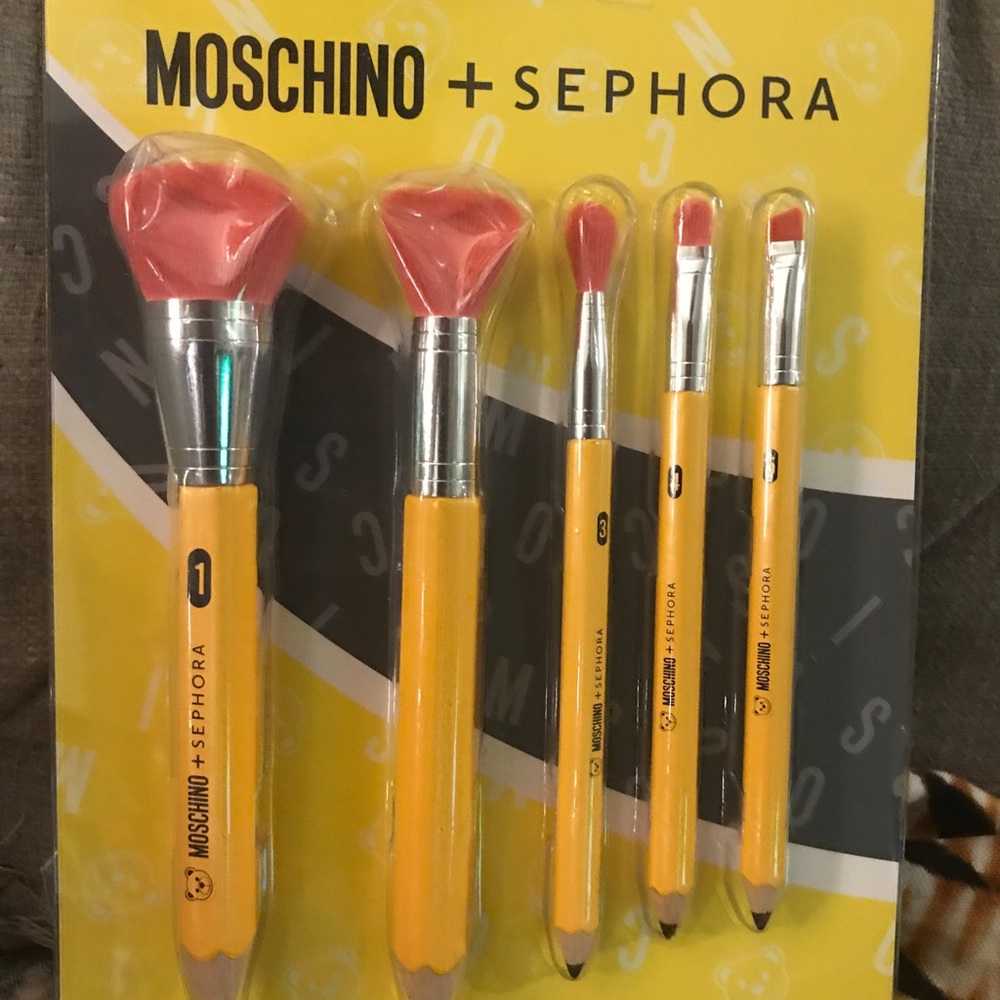 Brush set  SORRY ITEM SOLD ON ANOTHER SITE!!